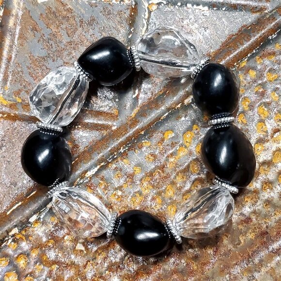 Bold Chunky Faceted Clear Lucite and Nugget Black Kukui Nut Stretch Bracelet - Picture 4 of 7
